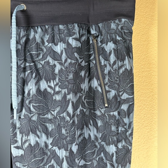 Athleta Women’s Trekkie North Jogger - Picture 7 of 13